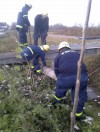 Bau einer Landbrücke durch die Fachgruppe Wassergefahren