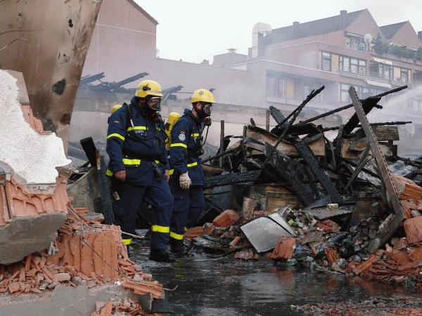 Erkundungsarbeiten nach Brand