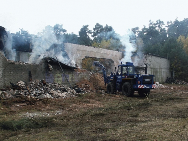 Radladereinsatz nach Brand